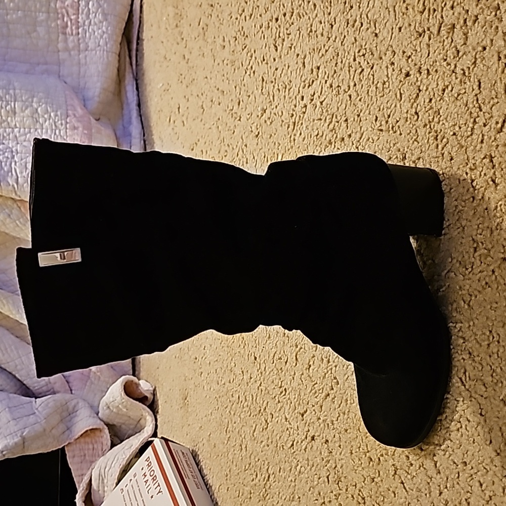 Suede slouch boots. Women's size 7.5 with heel.